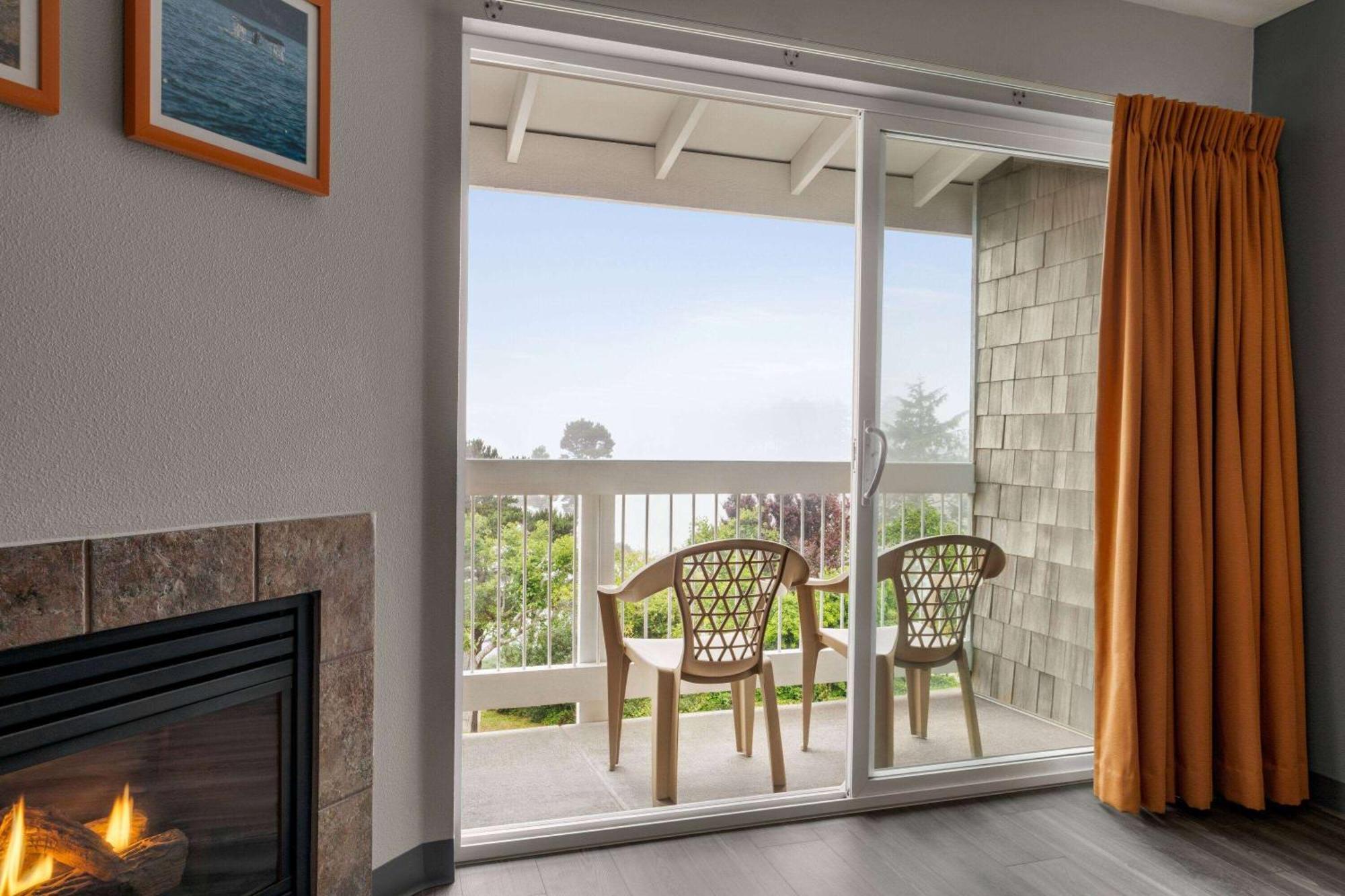 Travelodge By Wyndham Depoe Bay Exterior photo