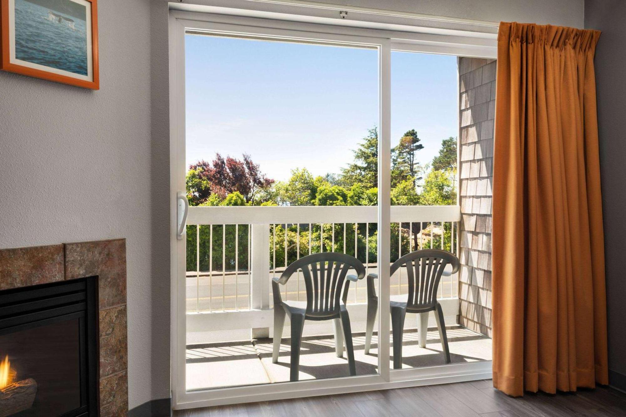 Travelodge By Wyndham Depoe Bay Exterior photo