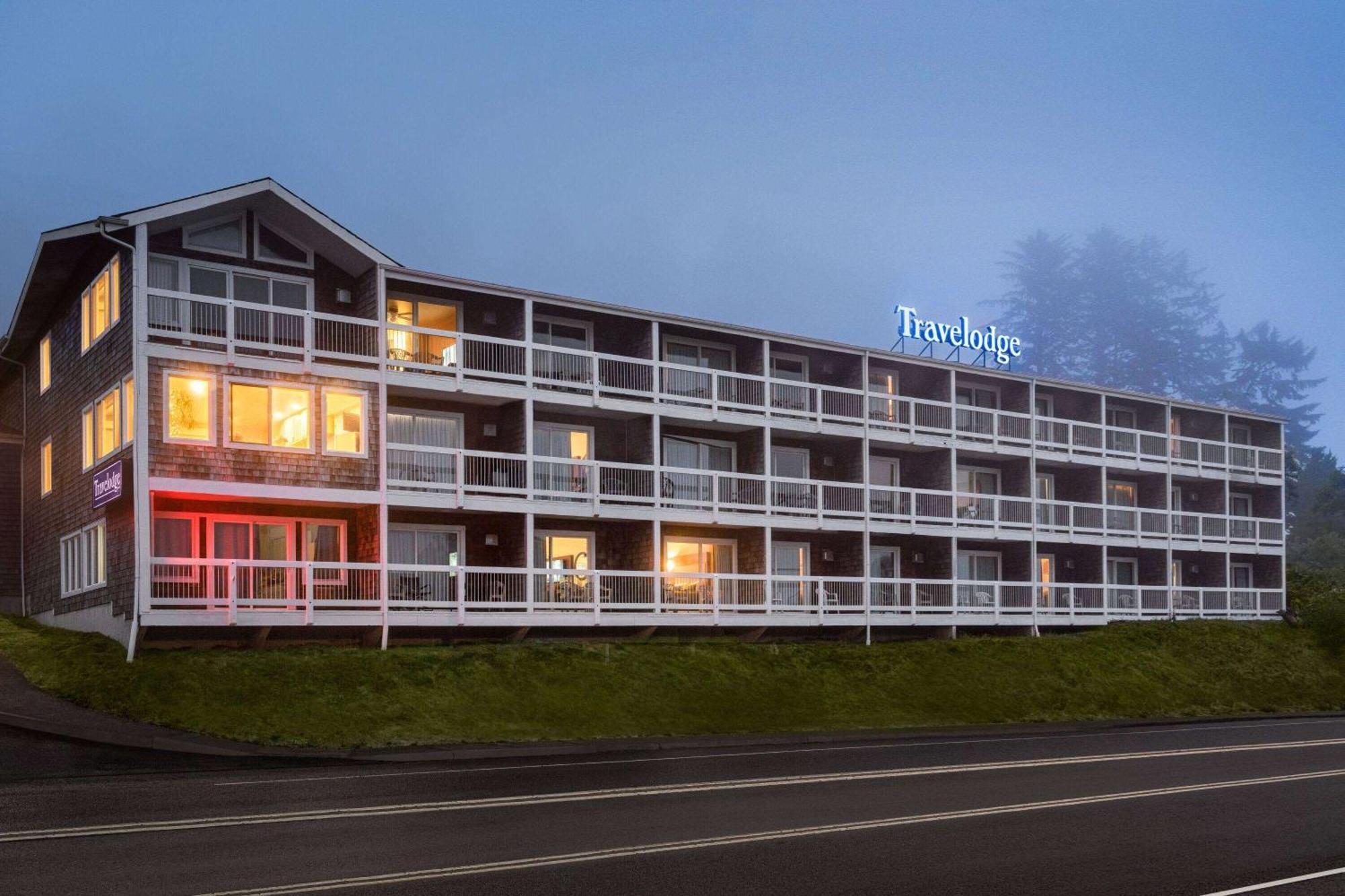 Travelodge By Wyndham Depoe Bay Exterior photo